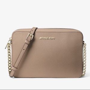 Michael Kors jet set crossbody